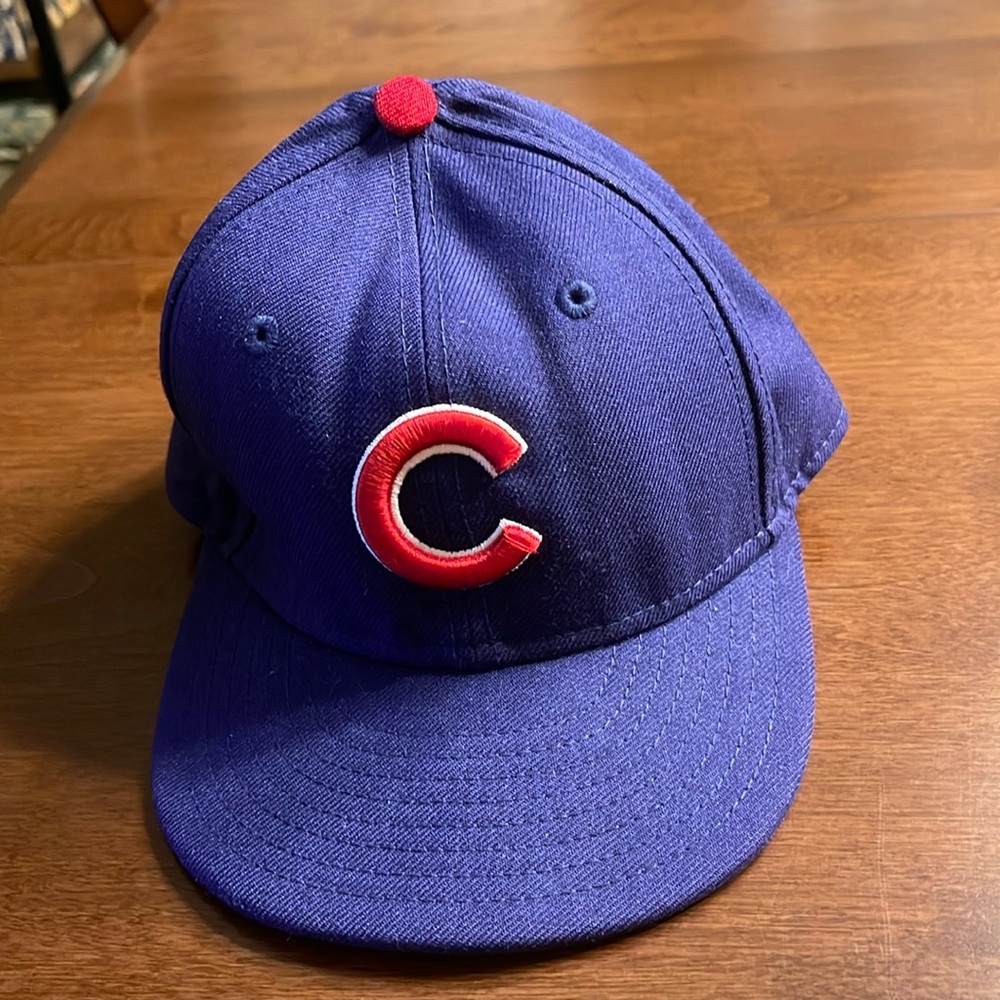 Youth Cubs hat gently worn. New Era Chicago Cubs 59Fifty Baseball Hat